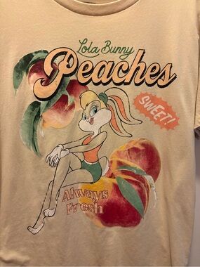 Freeze Lola Bunny Peaches Graphic Tee - Cream & Green